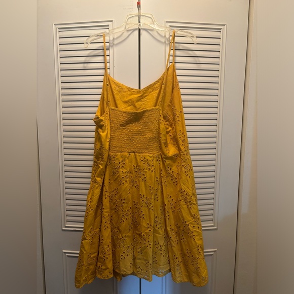 Mustard yellow eyelet dress - Picture 2 of 4